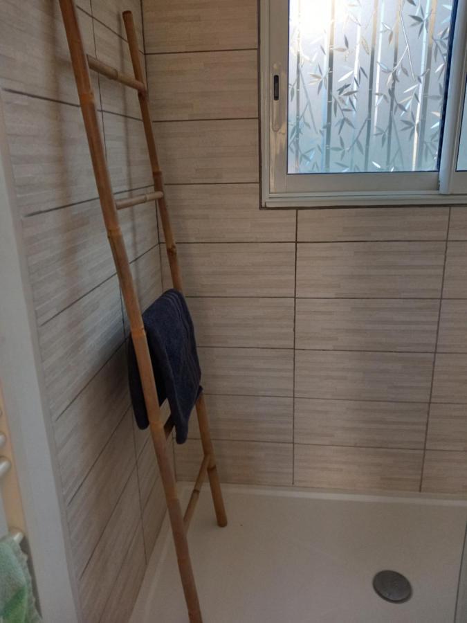 Petit Chalet En Bois Reynes Luaran gambar