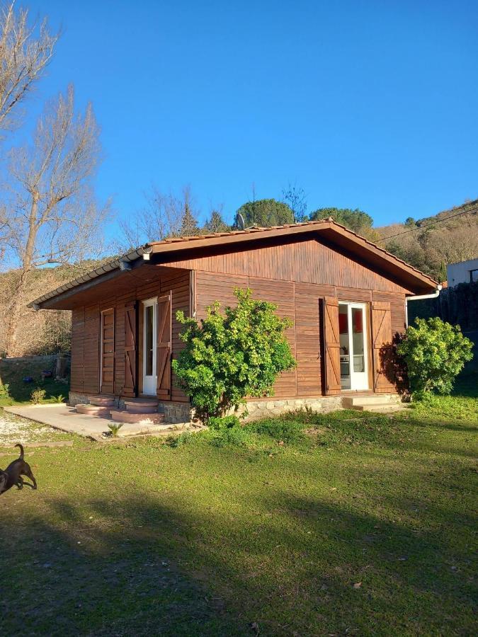 Petit Chalet En Bois Reynes Luaran gambar